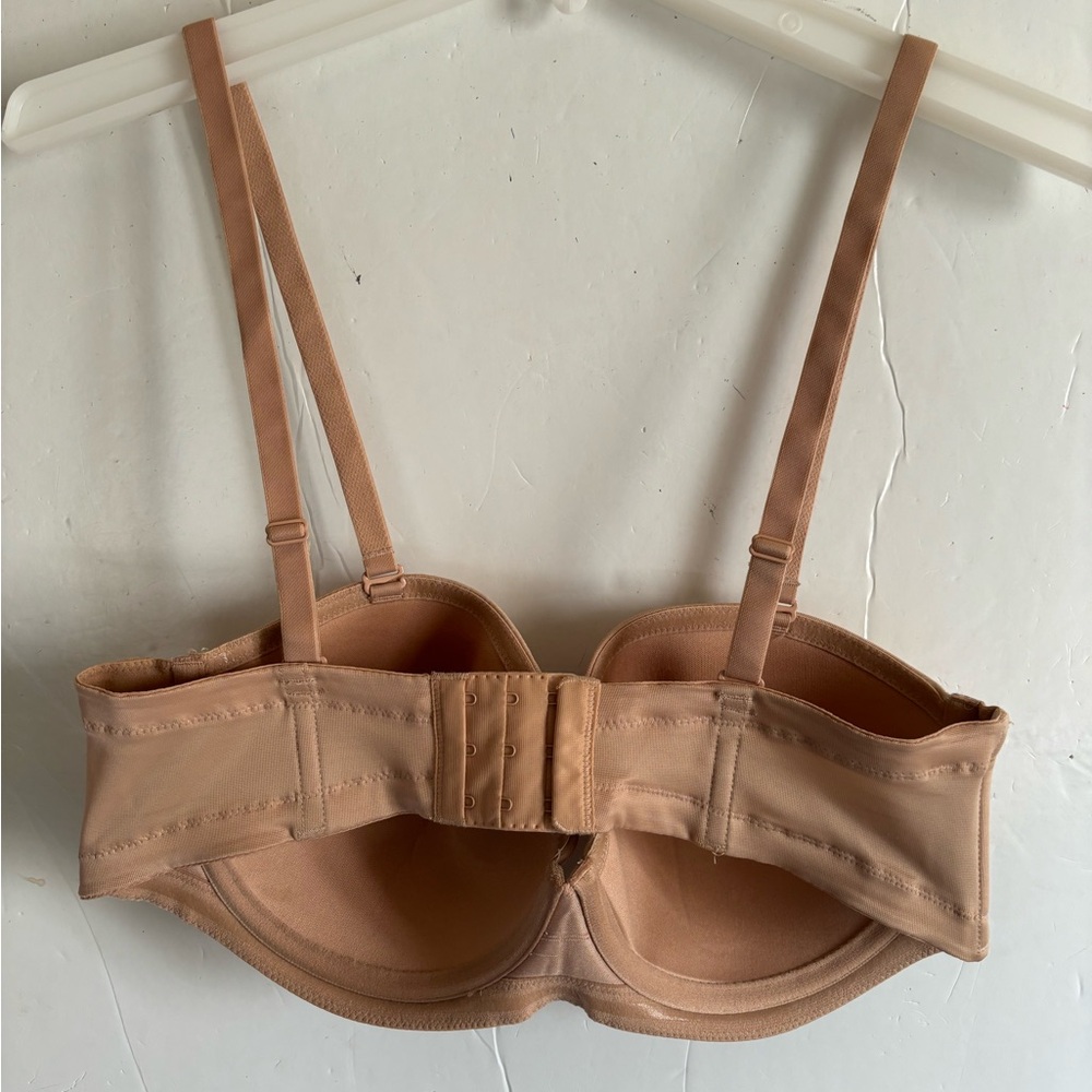 WACOAL 36D Seamless Tan Strapless Bra - Picture 4 of 9